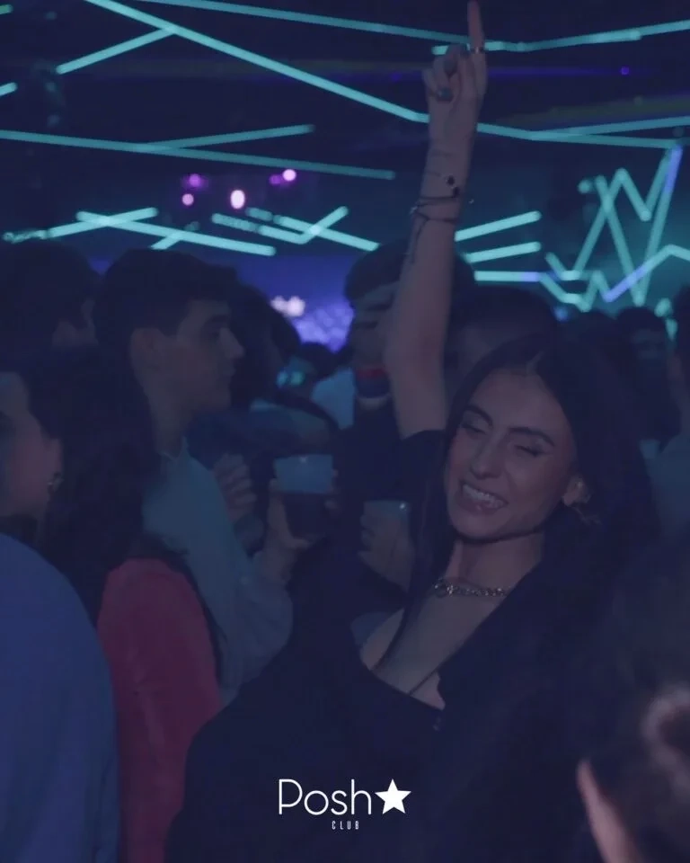público em Discoteca Posh Club Madrid