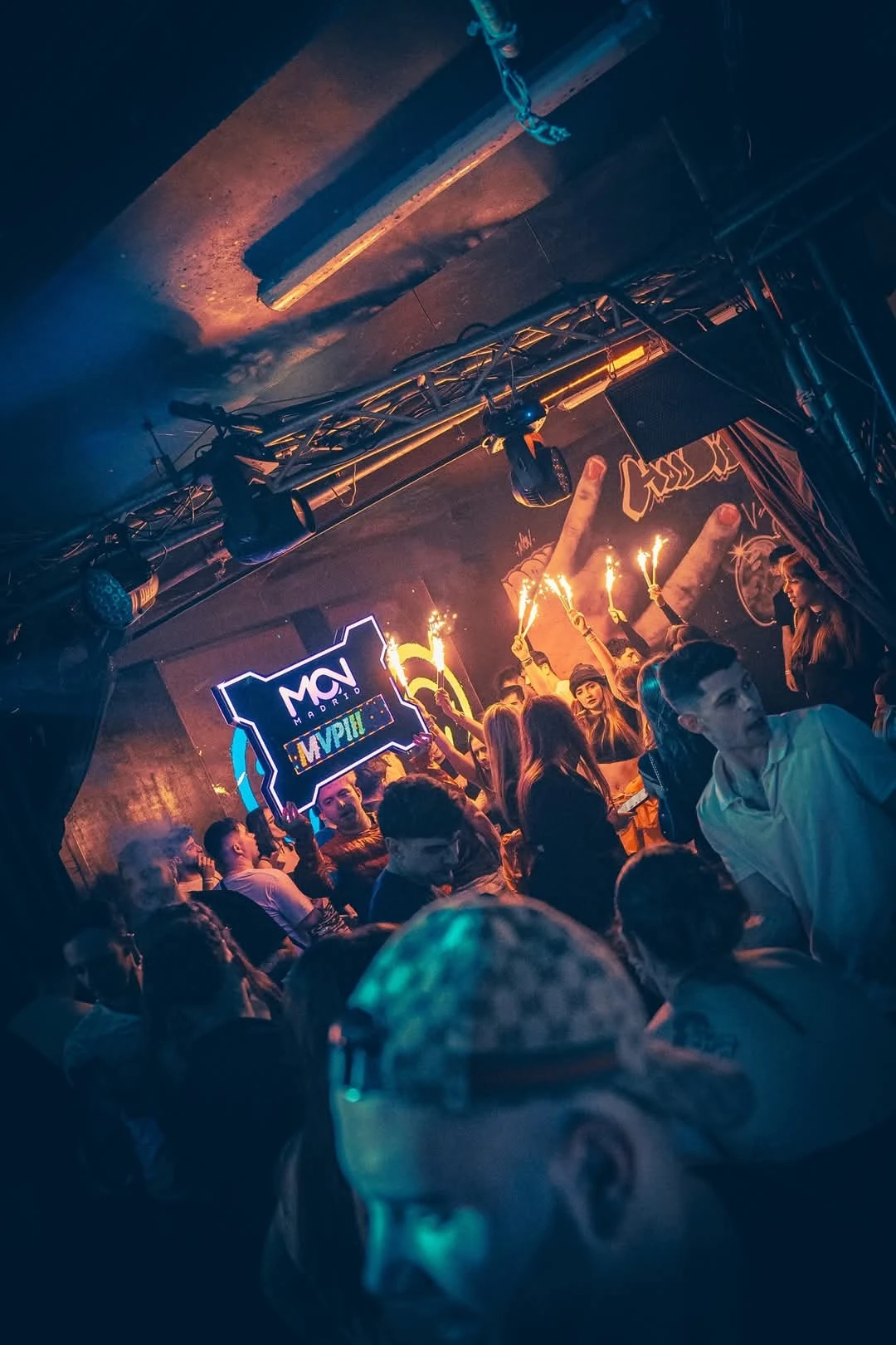 Clubbilder aus dem Mon Madrid