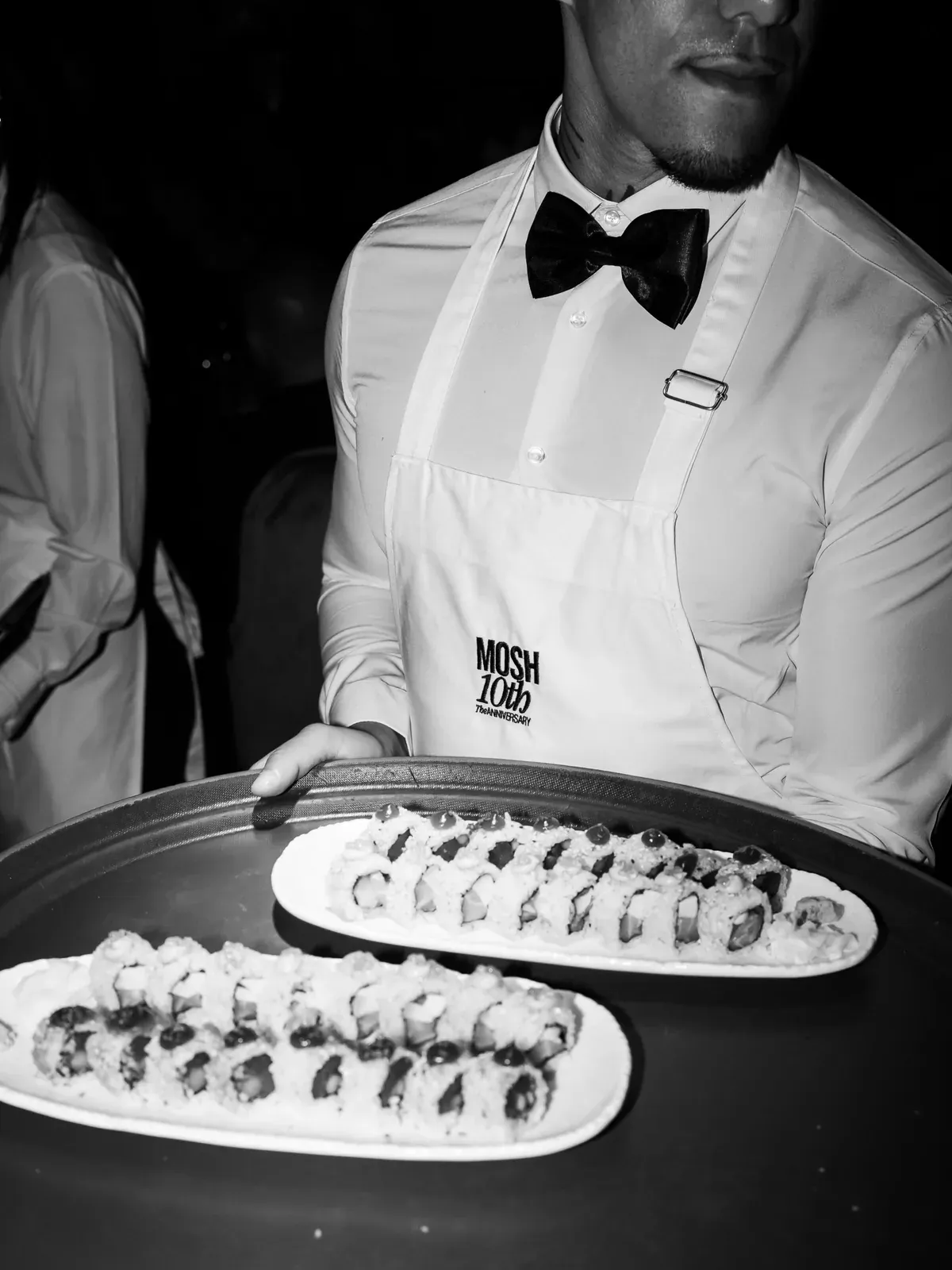 Service de sushi a table au Mosh Fun Kitchen Marbella
