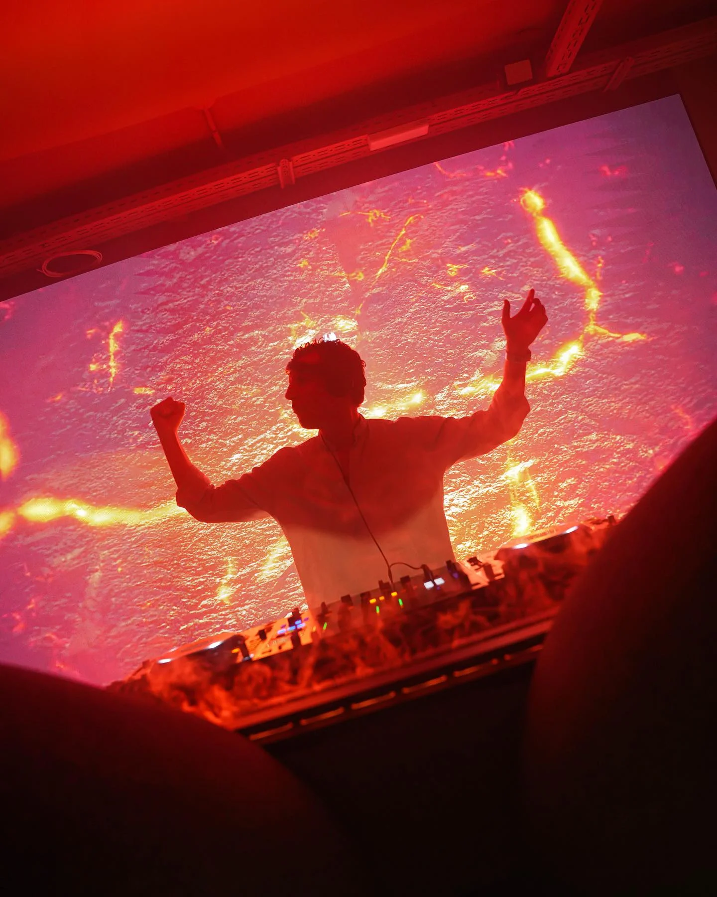 Cabine DJ et écran LED à Etnia Madrid