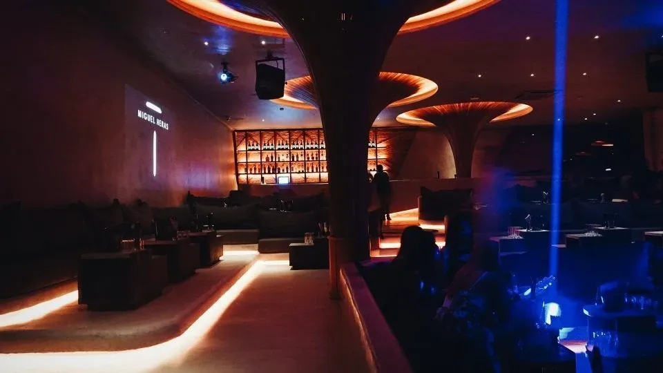 marbella vip lounge botella en Momento Marbella