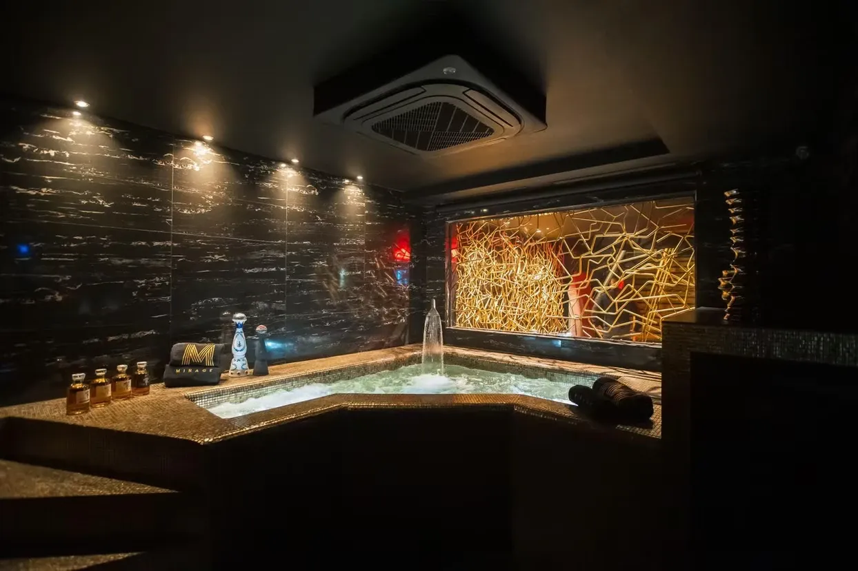 marbella vip mesa botella lounge en Mirage Marbella