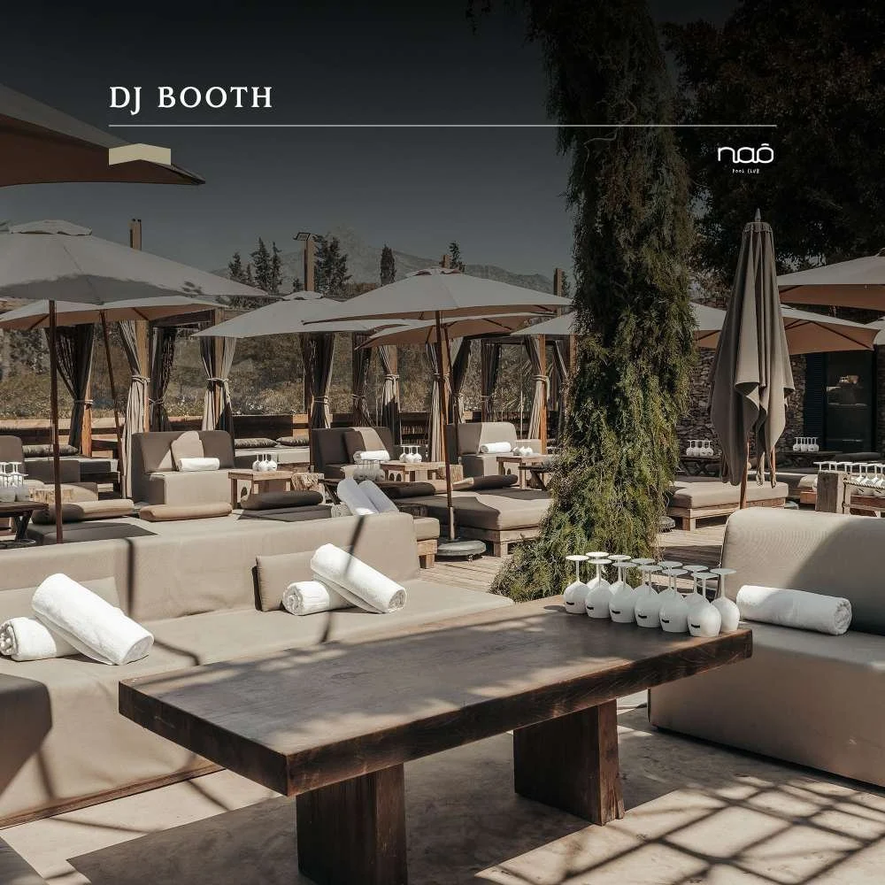 Poolområdet på Nao Pool Club Marbella