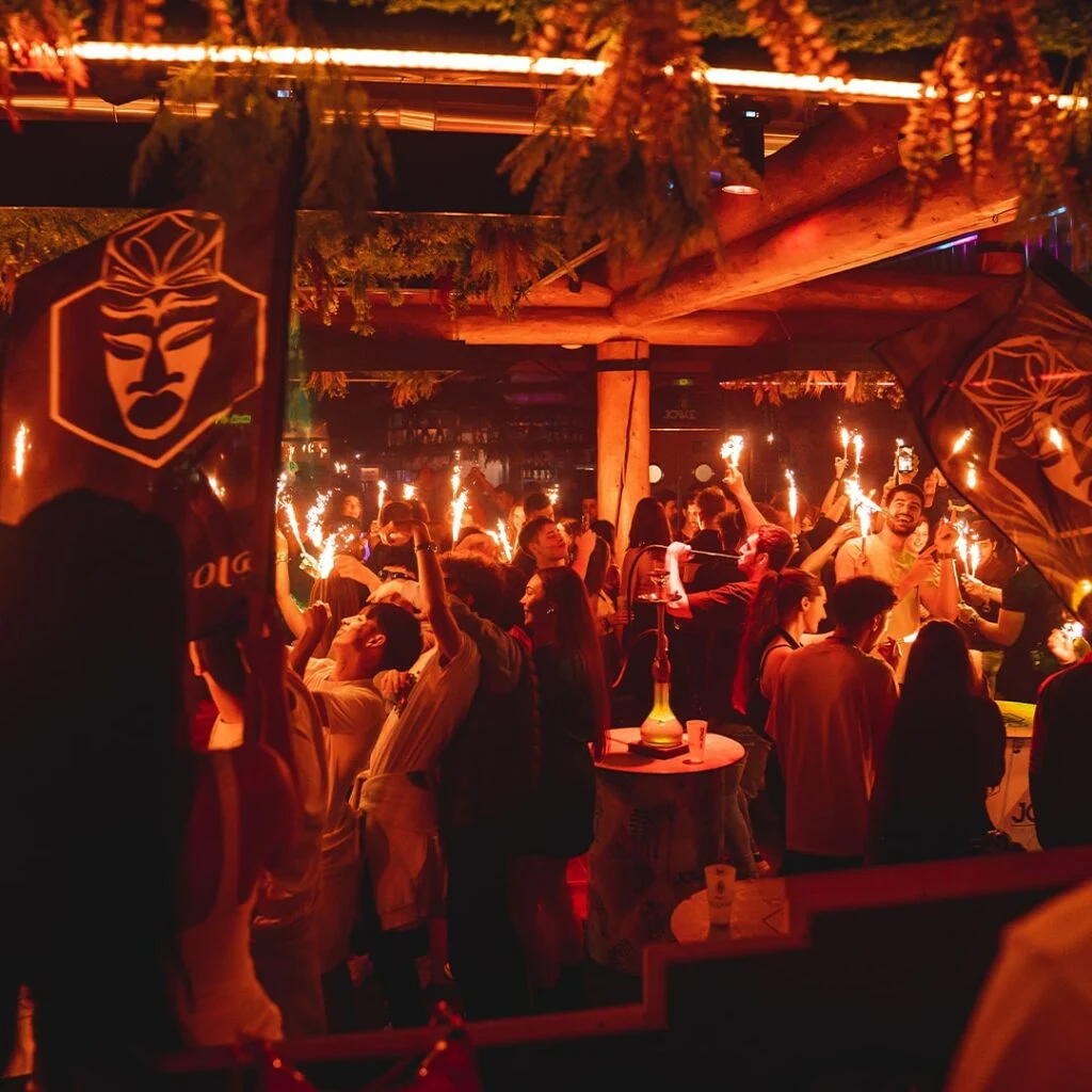 Ambiance de fête dans la Natural Room du Jowke Club Madrid