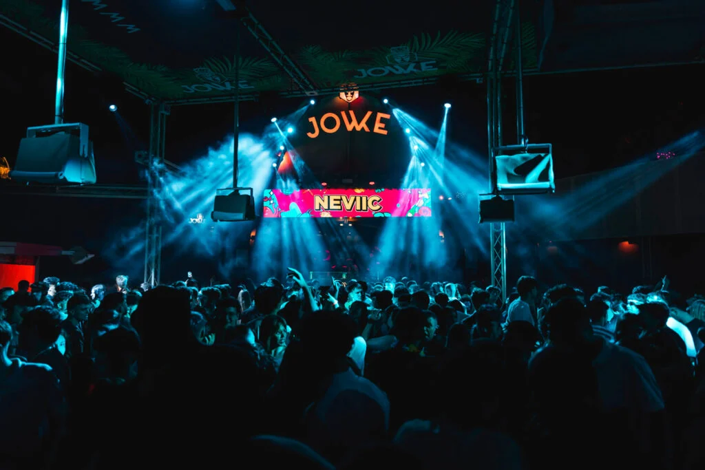 Scène de la terrasse du Jowke Club Madrid