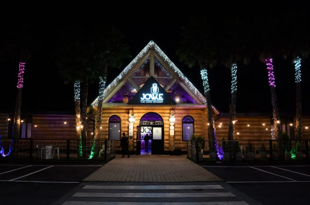 Huvudentrén på Jowke Club Madrid