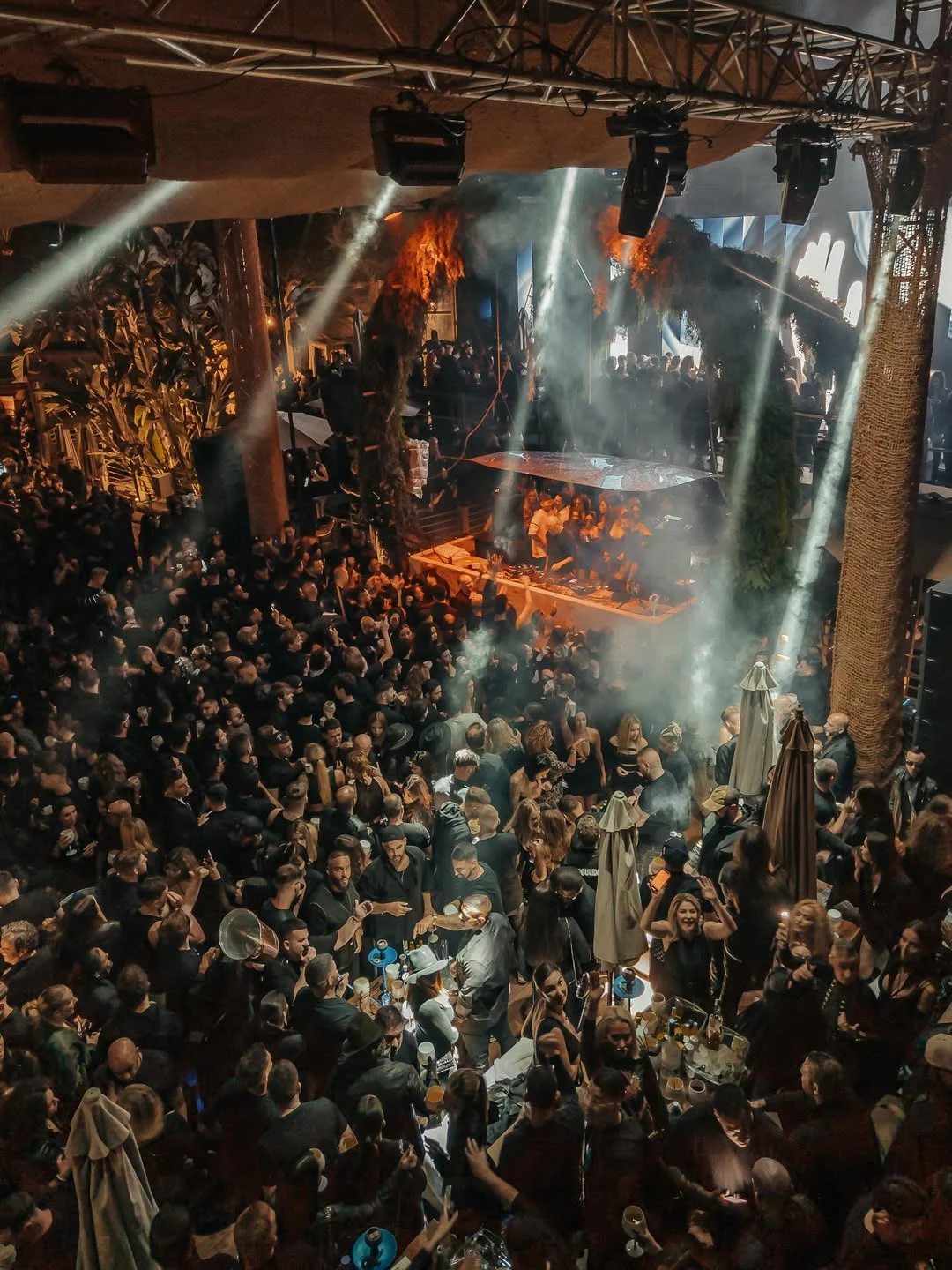 Drinks and late-night vibe at Nao Pool Club Marbella (view 3)