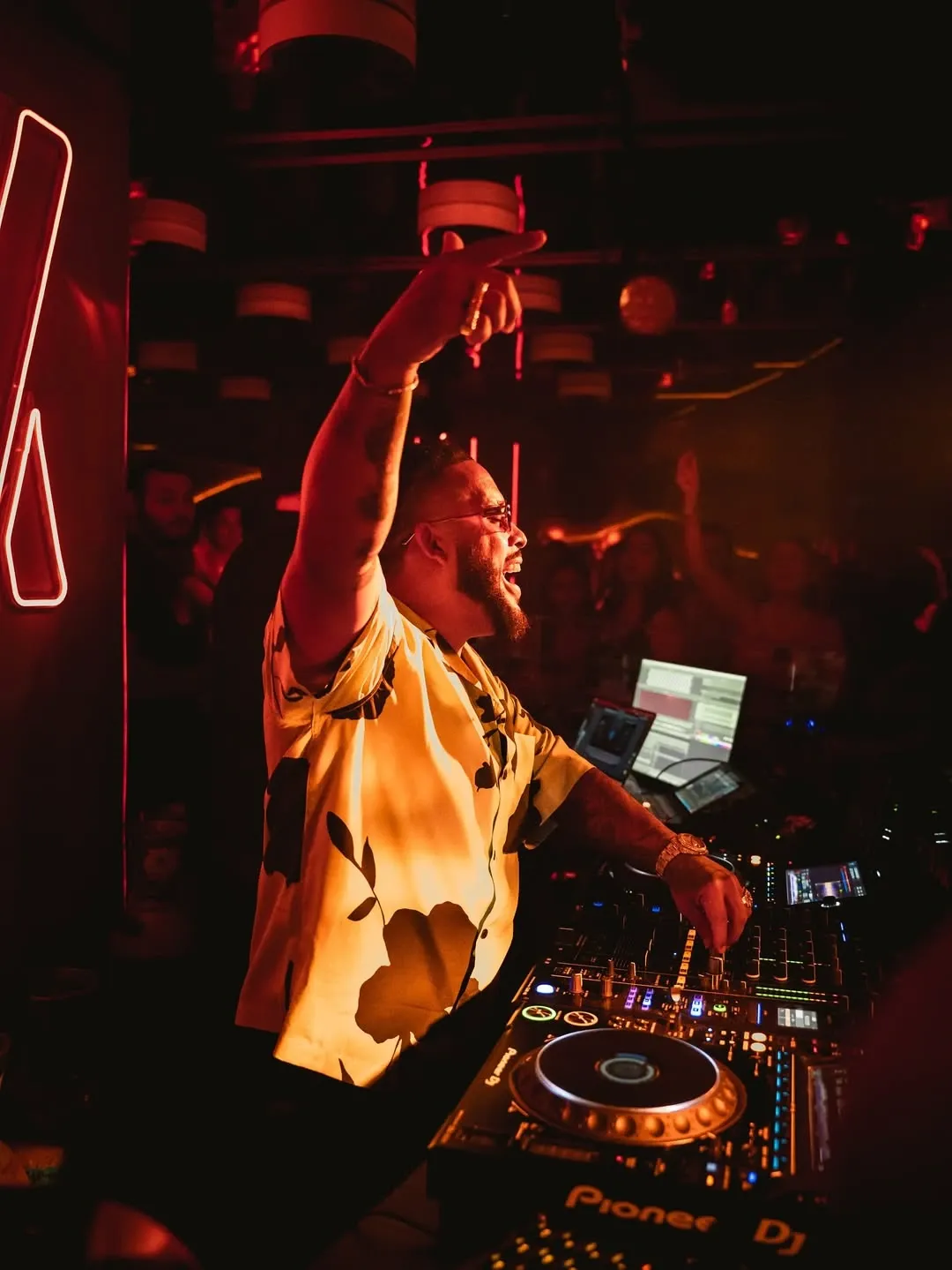 DJ durante una sessione notturna del Vandido Club Madrid