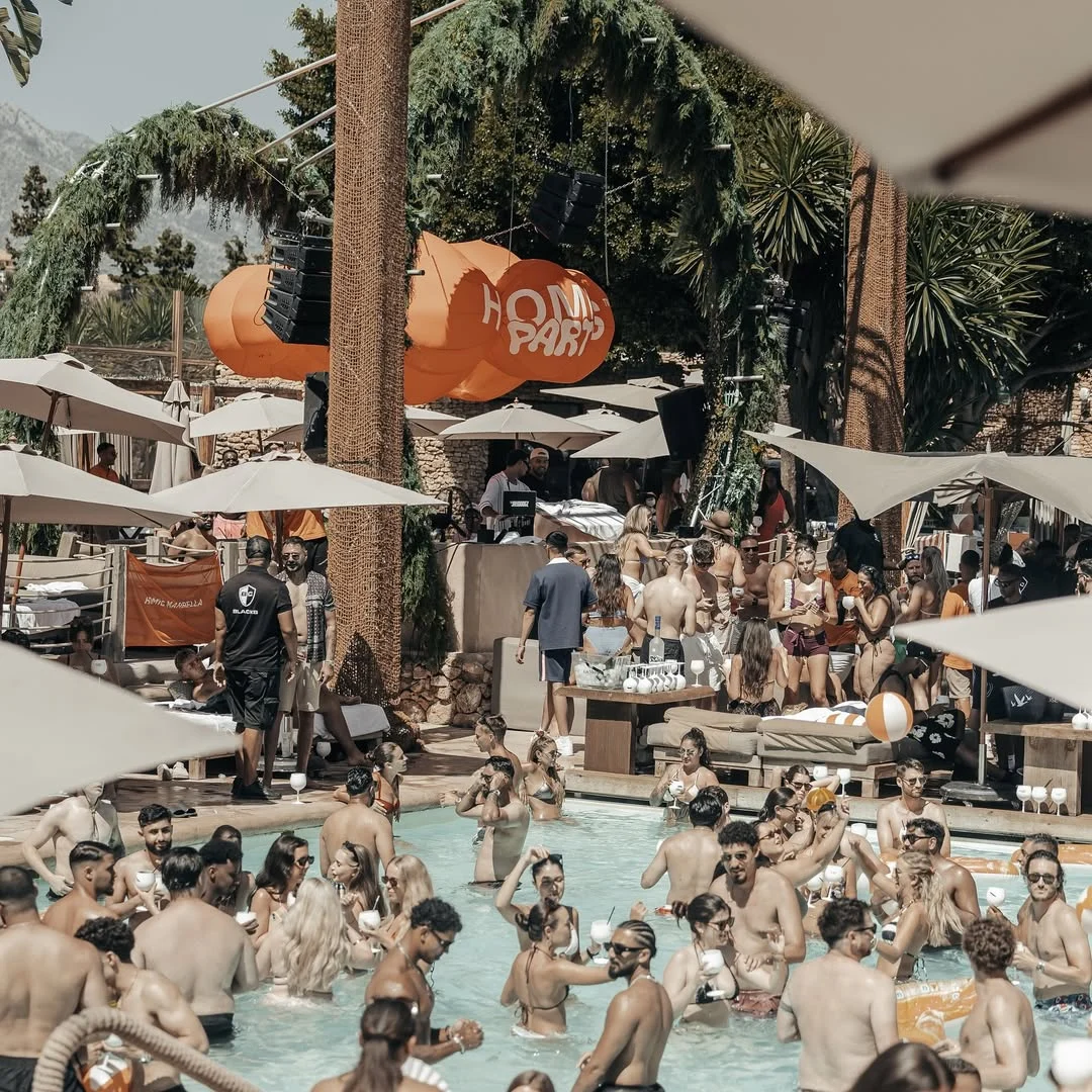 VIP area during nightlife at Nao Pool Club Marbella (view 5)